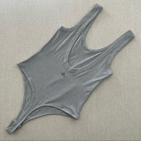 ALEXANDER WANG x UNIQLO Heat Tech Ribbed Sleeveless Bodysuit in Gray - Picture 4 of 7